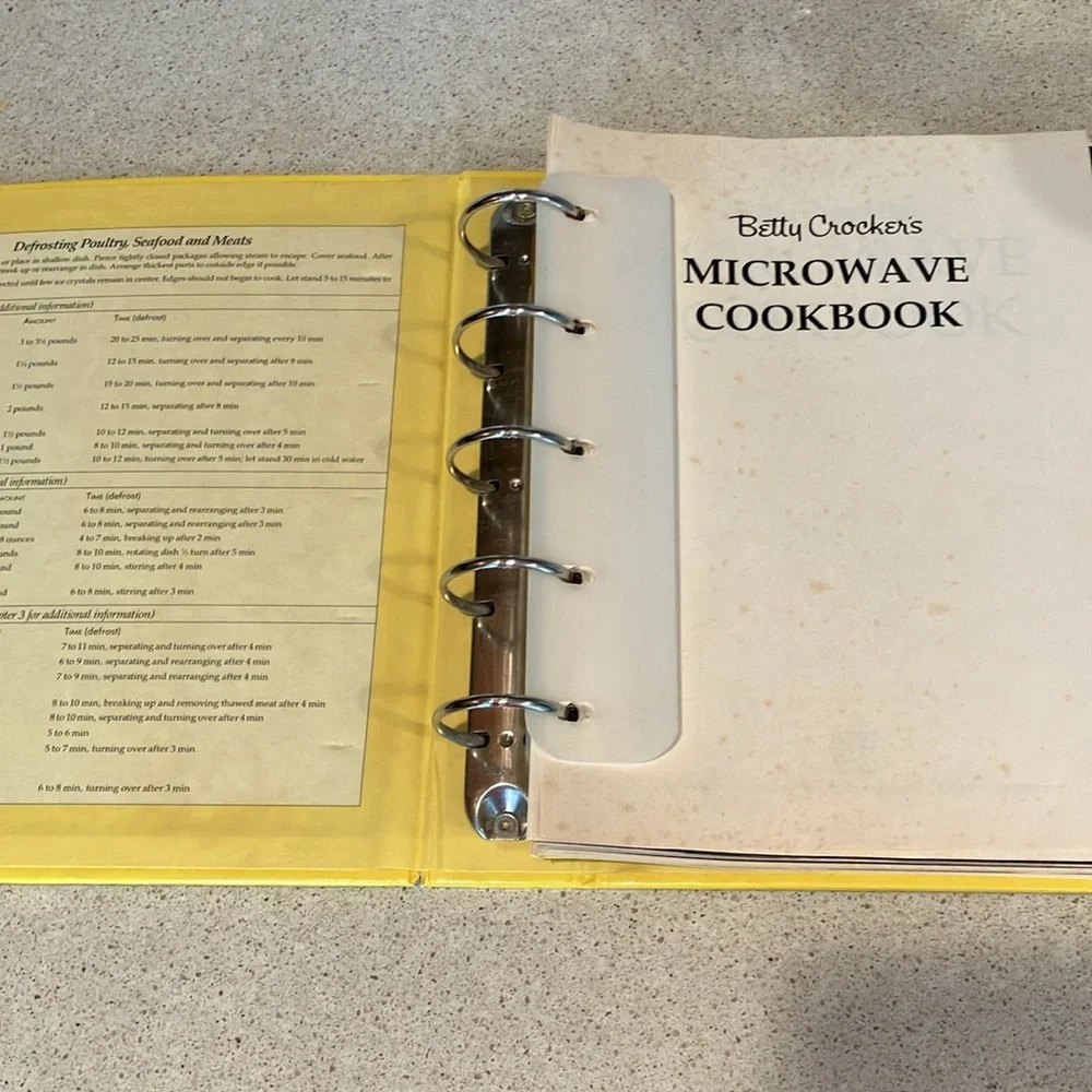 Vintage Betty Crocker's Microwave Cookbook 5-Ring